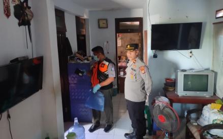 Petani berinisial SU (56) kehilangan 90 gram emas dan uang tunai Rp37 juta. (MNC Media)