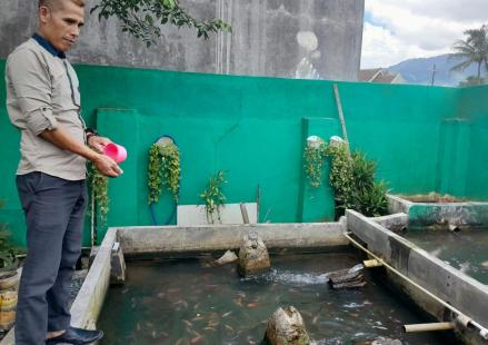 Iseng Berbuah Cuan, Deden Kantongi Puluhan Juta per Bulan dari Budidaya Ikan (foto: MNC Media)