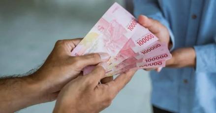 Baru Kerja dan Dapat THR Pertama Kali? Berikut Tips Bijak Mengelolanya. (Foto MNC Media)