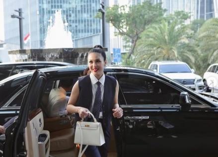 Intip Kisaran Harga Mobil Rolls-Royce Harvey Moeis, Suami Aktris Sandra Dewi. (Foto: MNC Media)