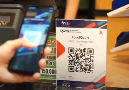 Cara Isi Pulsa Pakai QRIS, Pengertiannya dan Langkah-Langkah Membayar dengan Barcode. (Foto: MNC Media)