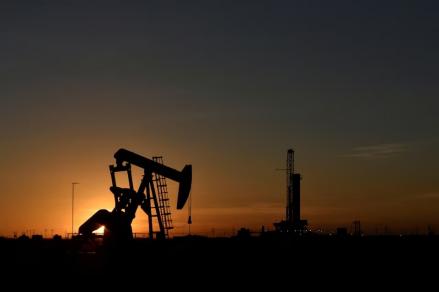 Harga Minyak Dunia Melemah Lagi, Kenaikan Pasokan Redam Risiko Geopolitik. (Foto: Reuters)