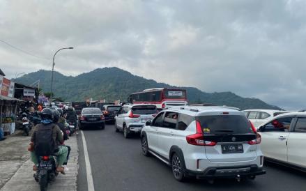 Jalur Arteri Selatan Lingkar Gentong Padat Merayap Pagi Ini. (Foto: MNC Media)