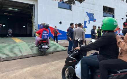 Situasi Pelabuhan Panjang, Lampung dipadati pemudik motor yang ingin pulang ke Pulau Jawa (Ira Widyanti/MPI)