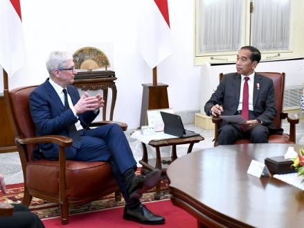 Bertemu di Istana Merdeka, Ini yang Dibahas Jokowi dan CEO Apple Tim Cook. Foto: MNC Media.