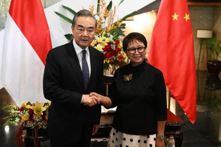Menlu China, Jepang Bertemu, Berupaya Stabilkan Hubungan Bilateral. (Foto: MNC Media)