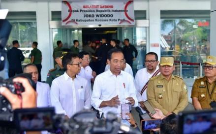 Presiden Jokowi saat melakukan kunjungan ke Badan Layanan Umum Daerah Rumah Sakit Konawe di Kabupaten Konawe, Sulawesi Tenggara (Setkab)
