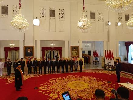 Jokowi Saksikan Pengucapan Sumpah Hakim Agung Suharto Jadi Wakil Ketua MA bidang Non-Yudisial. (Foto: Raka/MNC Media)