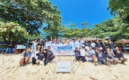 PNM Manado bersama Adhi Karya dan Brantas Abipraya memberikan pelatihan kepada nasabah binaan PNM untuk melestarikan terumbu karang (PNM)