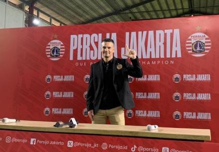 Inilah Profil dan Gaji Carlos Pena, Lulusan Barcelona yang Didapuk Pelatih Persija