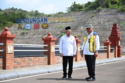 Wapres: Bendungan Cipanas Bisa Jadi Irigasi, Pengendali Banjir, hingga Pembangkit Listrik. (Foto: Biro Pers Setwapres)