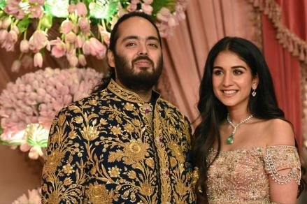 Barang Mewah di Pernikahan Anak Mukesh Ambani, Ada Undangan seharga Mobil. (Foto: MNC Media)