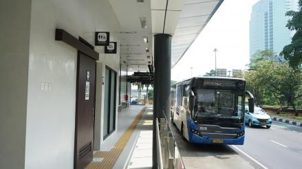D’Masiv rayakan ulang tahun ke-22 dengan membeli hak penamaan halte TransJakarta di Petukangan Utara. (foto: MNC media)
