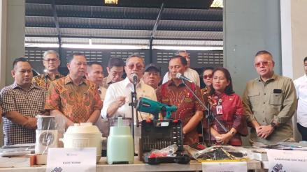 Mendag Sinyalir Banyak Gudang Penyimpanan Barang Impor Ilegal di Setiap Provinsi