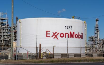 Exxon Mobil Mulai Produksi Stok Dasar dan Pelumas di Kilang Baru Singapura