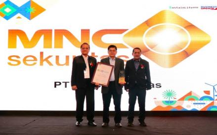 MNC Sekuritas Borong Tiga Kategori Penghargaan di ESG Initiative Awards 2024
