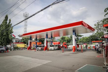 Pertamina update harga BBM non-subsidi mulai 1 Juni 2025. Harga bervariasi per wilayah, Pertamax di Jakarta kini Rp12.100/liter. (foto: iNews Media Grup)