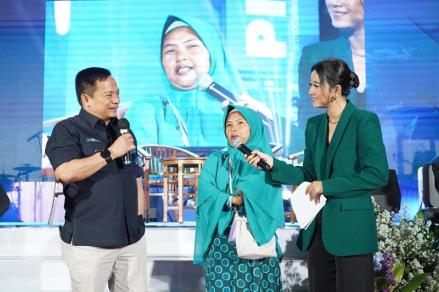 PNM Beri Bantuan Alat Usaha Bagi Nasabah Disabilitas