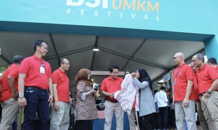 BSI (BRIS) Ajak Usaha Kecil Naik Kelas melalui Festival UMKM