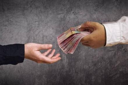 3 Risiko Tidak Membayar Adapundi