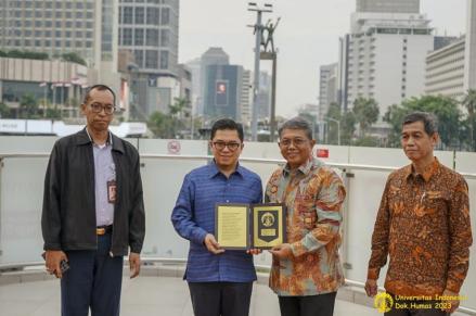 UI dan Transjakarta Kembangkan Ekosistem Pembayaran Digital dan Pusat Kesehatan di Halte. (Foto: Dok. UI)