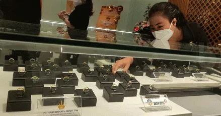 Harga Emas Terus Naik, Volume Penjualan HRTA Melonjak hingga 8,1 Ton di Semester I-2025. (Foto: Inews Media Group)