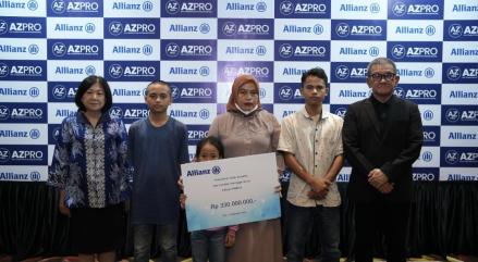 Allianz Syariah Bayarkan Klaim Nasabah AlliSya HANDAL Sebesar Rp330 Juta (FOTO:Dok Ist)