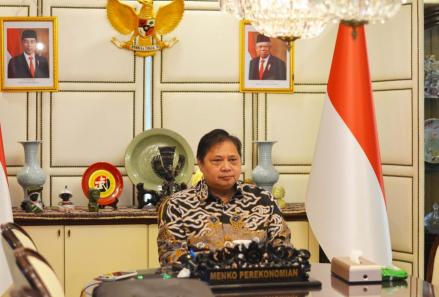 Airlangga Kumpulkan Bos Perusahaan Bahas UMP 2025, Intip Hasilnya