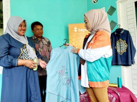 Lewat Pembiayaan BTPN Syariah, Usaha Kain Khas Gorontalo Karawo Kian Berkembang