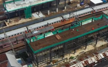Pengguna KRL di Stasiun Rangkasbitung akan mengalami perubahan jalur mulai Selasa, 17 September 2024.