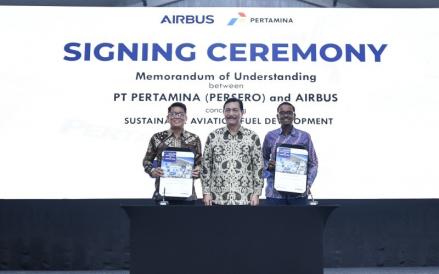 Pertamina dan Airbus Jajaki Kerja Sama Pengembangan Bioavtur di Indonesia