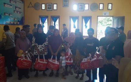 Kemensos menyalurkan bantuan untuk korban gempa di Pulau Morotai, Maluku Utara.