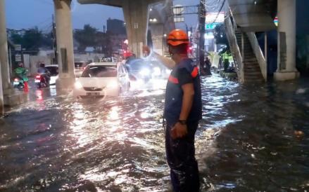 Diguyur Hujan, Banjir Terjang Delapan Lokasi di Tangsel