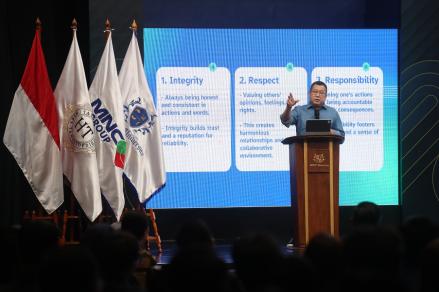 Hary Tanoesoedibjo Berbagi 10 Kunci Sukses saat Beri Kuliah Umum MNC University