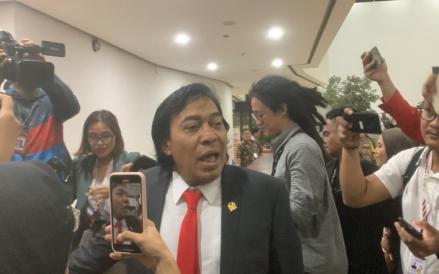 Anggota DPD Dapil Jawa Barat, Alfiansyah Komeng mengadiri rapat paripurna penetapan pimpinan DPD periode 2024-2029.