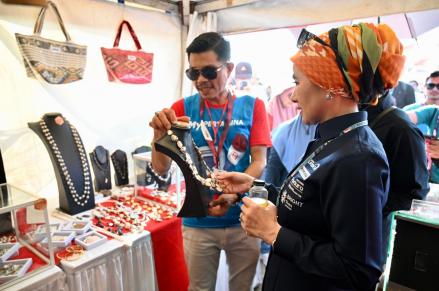 UMKM Pertamina Raih Omzet Rp1,1 Miliar Selama Ajang MotoGP Mandalika 2024. (Foto Pertamina)