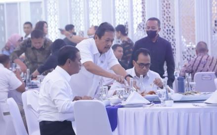 Menteri KKP Sakti Wahyu Trenggono memperkenalkan ikan Jade Perch.  (Kementerian KKP)