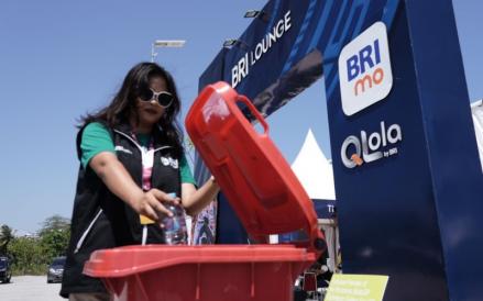BRI kembali menunjukkan komitmen terhadap kelestarian lingkungan melalui Program BRI Peduli pada ajang MotoGP Mandalika 2024. (Foto: Dok. BRI)