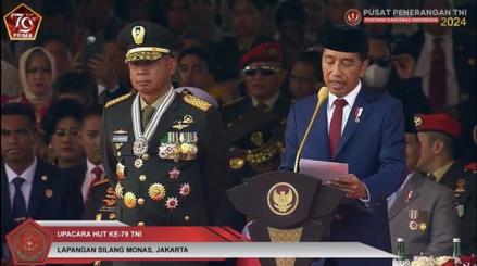 Jokowi Puji Kinerja Menhan Prabowo Subianto di HUT TNI (foto ist)