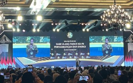 Presiden Jokowi melarang Indonesia untuk mengekspor bahan mentah yang justru akan dinikmati oleh negara-negara lain. (Atikah Umiyani/MPI)