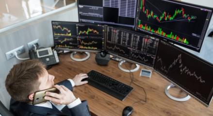 BEI Cabut Suspensi Saham FORU dan UDNG Hari Ini (foto mnc media)