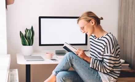 5 Cara Memulai Hidup Minimalis, Tips Mengurangi Barang dan Mengubah Mindset. (Foto: Freepik)