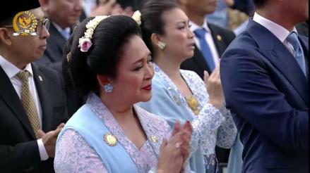 Momen Haru Titiek Soeharto Saksikan Prabowo Sah Jadi Presiden RI. (Foto: Tangkapan Layar Youtube DPR RI)