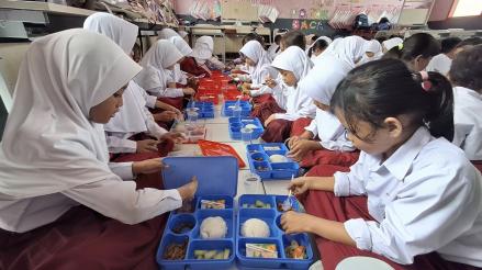 BGN Akui Belum Semua Dapur MBG Kantongi Sertifikat Higiene. Foto: iNews Media Group.