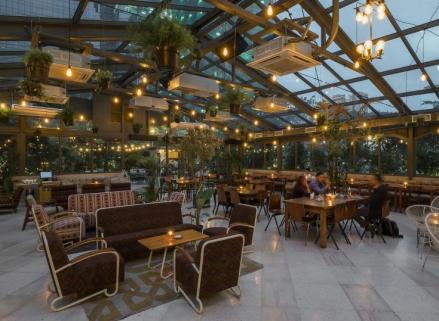 Worth it atau Tidak? Harga open table Lucy in The Sky Ternyata Mengejutkan