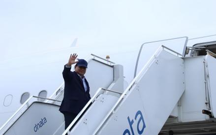 Presiden Prabowo Subianto terbang menuju London, Inggris, usai menghadiri KTT G20 di Brasil.