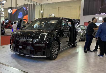 Zeekr Belum Berencana Bangun Pabrik di Indonesia, Fokus Kenalkan Merek di GJAW 2024. (Foto:  Fadli/MNC Media)