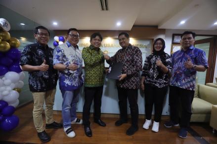MNC Leasing dan Bank Kalteng Kerja Sama Pembiayaan Senilai Rp100 Miliar. (Foto: MNC Media)