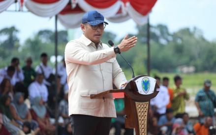 Kementan mendorong Provinsi Jambi tak hanya unggul dalam produksi Crude Palm Oil (CPO), melainkan juga bisa memproduksi beras yang cukup. (Foto: MNC Media)