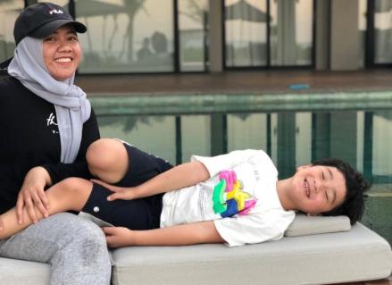 Gaji Mbak Lala Kini dan Dulu, Bak Bumi dan Langit  